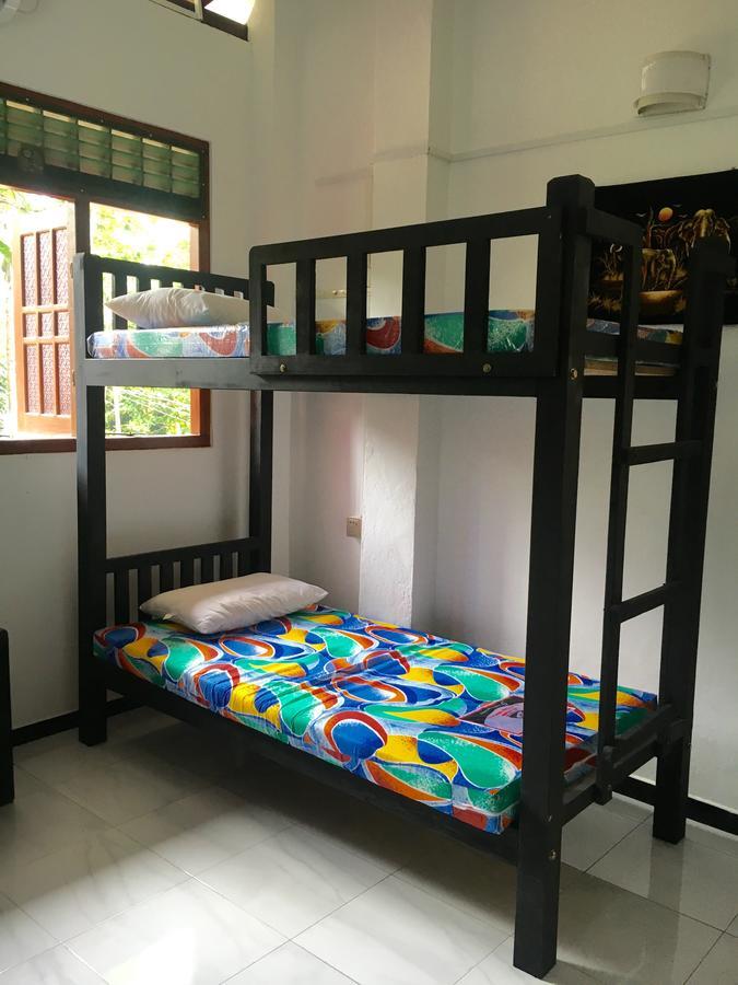 Jungle Guest House ガル エクステリア 写真